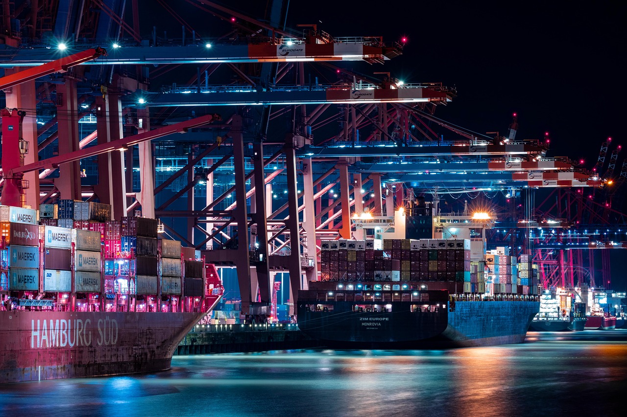 Container hàng hoá tại cảng biển Việt Nam